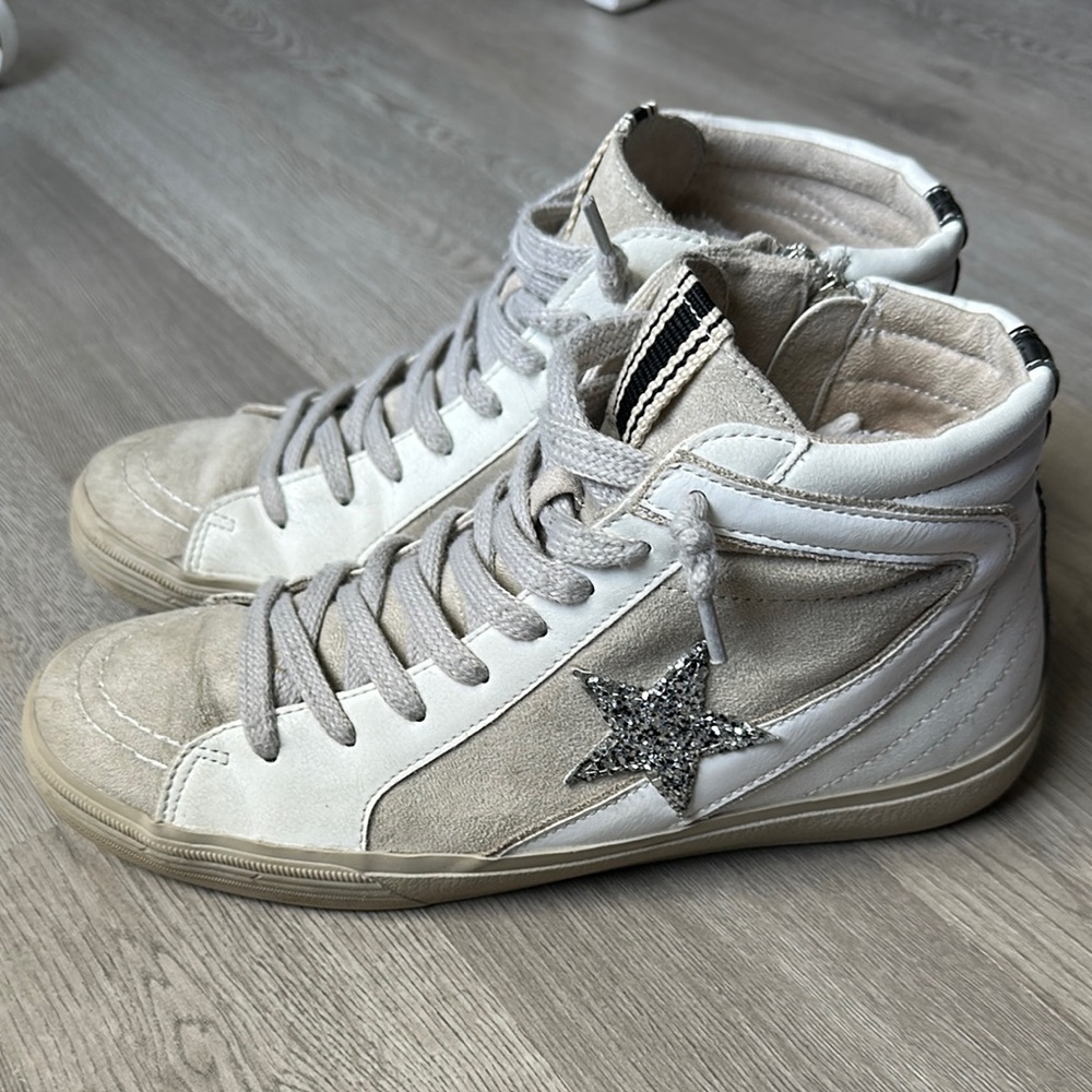 ShuShop White and Silver Star Sneakers
